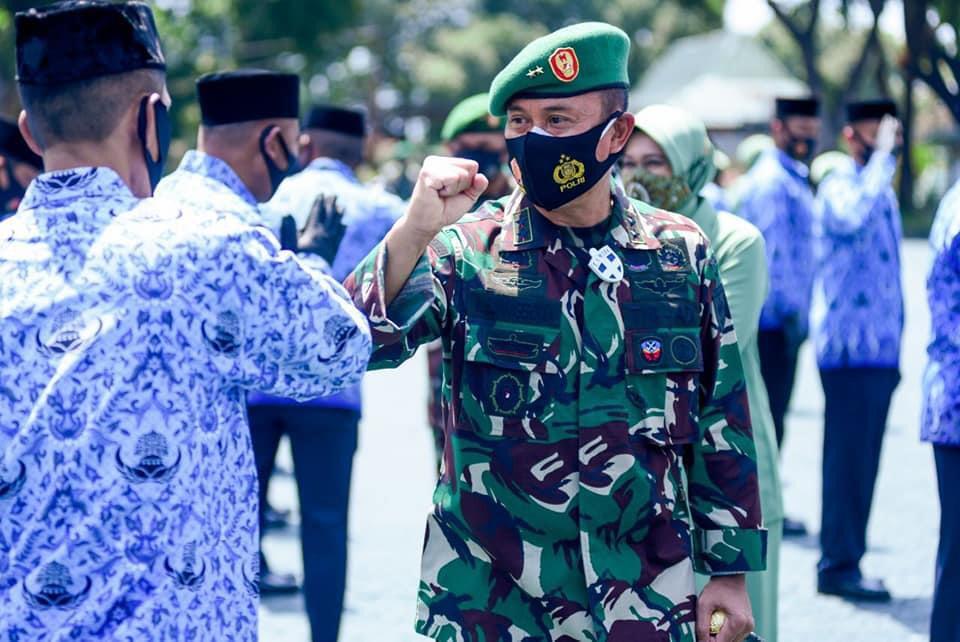Perwira dan PNS di Jajaran Kodam Hasanuddin Naik Pangkat