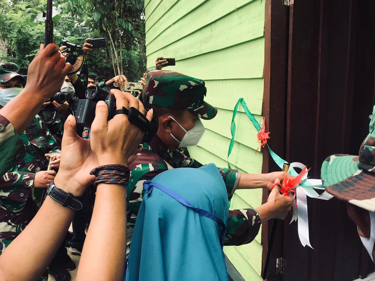 Pangdam Hasanuddin Resmikan Masjid dan Rumah Hasil Karya Bakti TNI 2020