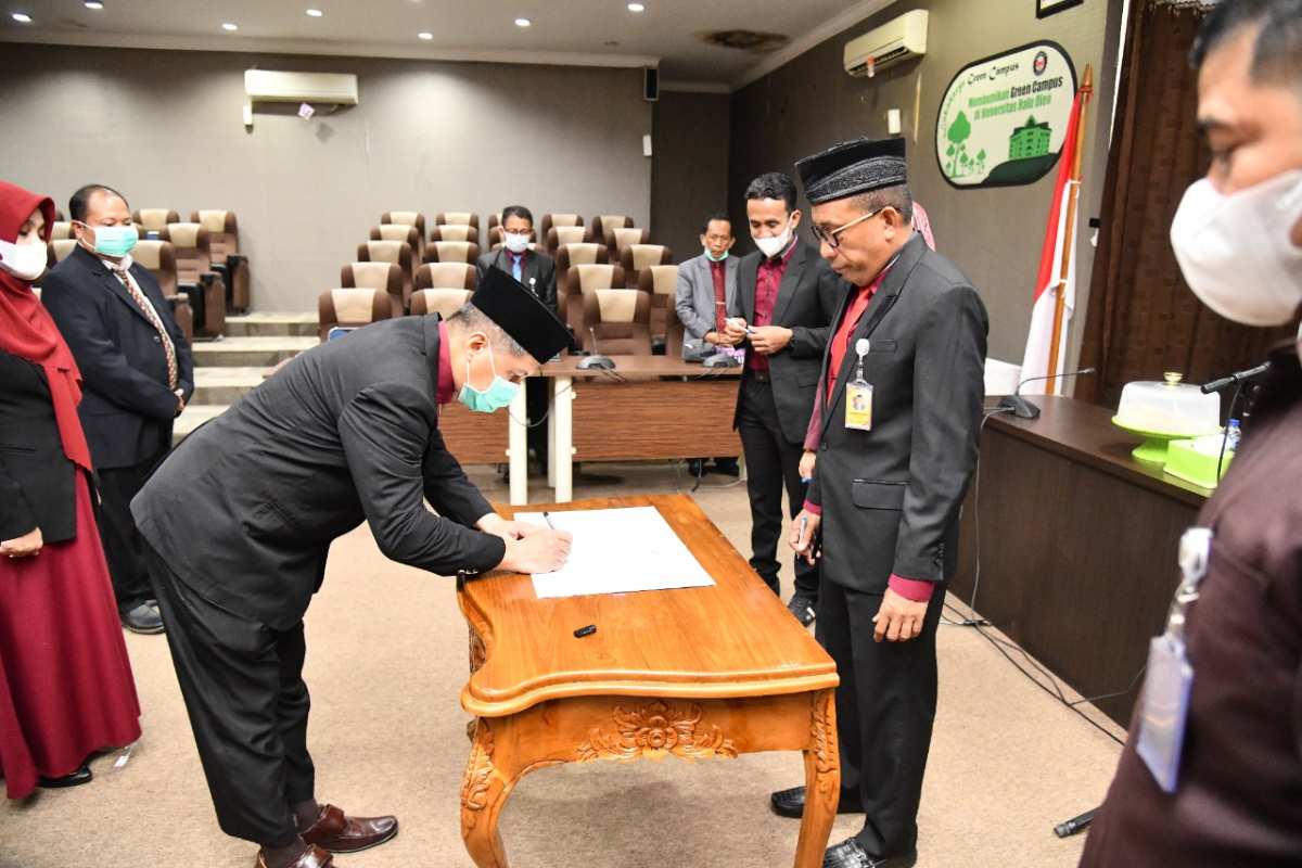 Rektor UHO Kembali Lantik 22 Pejabat Non-Struktural Lingkup UHO