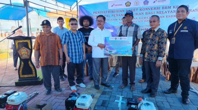 Rusda Mahmud Edukasi dan Distribusi Paket Bantuan kepada Nelayan di Kota Kendari