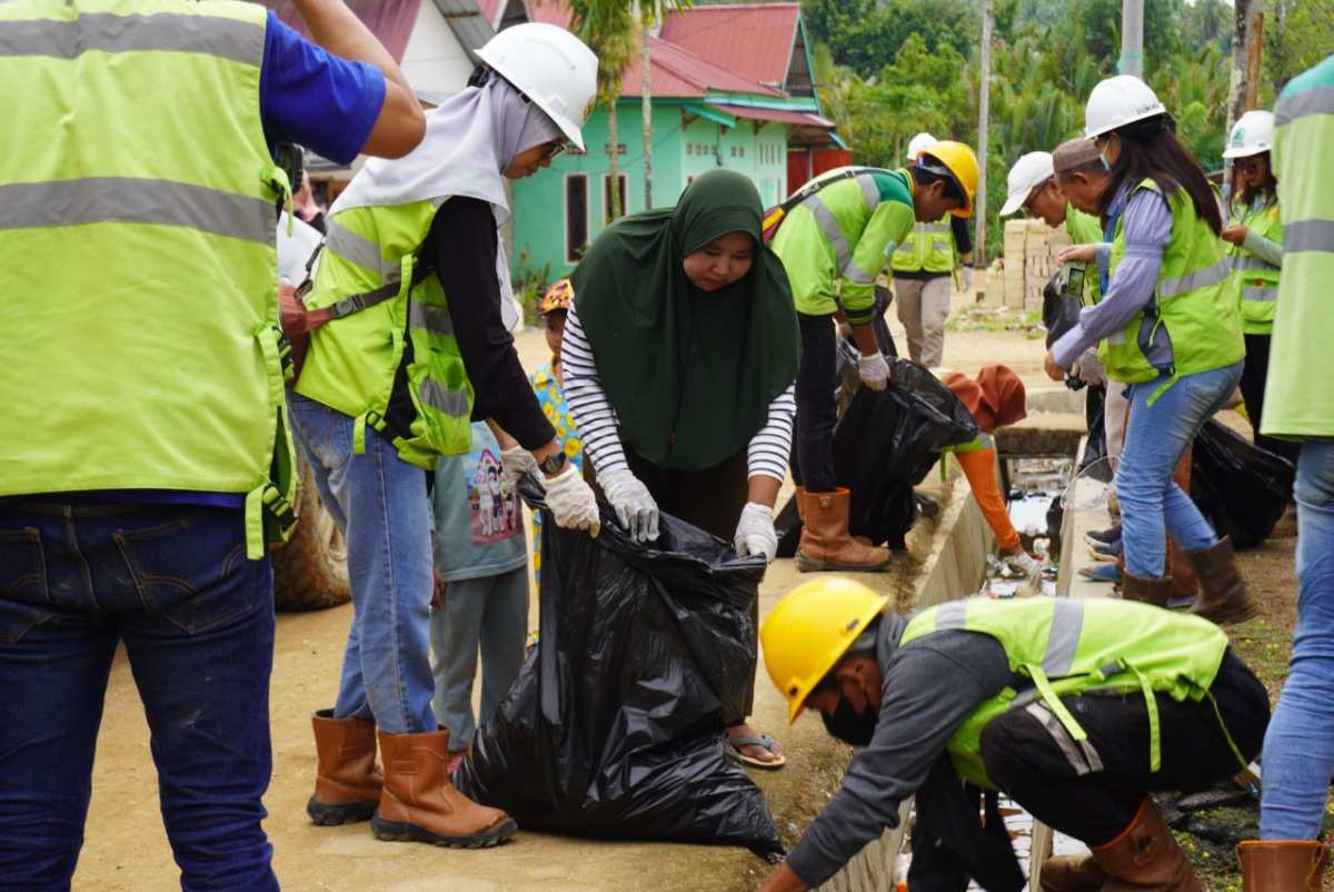 Peduli Lingkungan di Konkep, GKP Gelar Bersih Desa