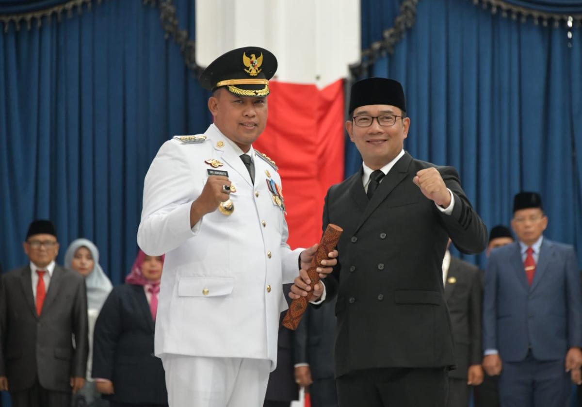 Gubernur Ridwan Kamil Lantik Tri Adhianto sebagai Wali Kota Definitif Bekasi