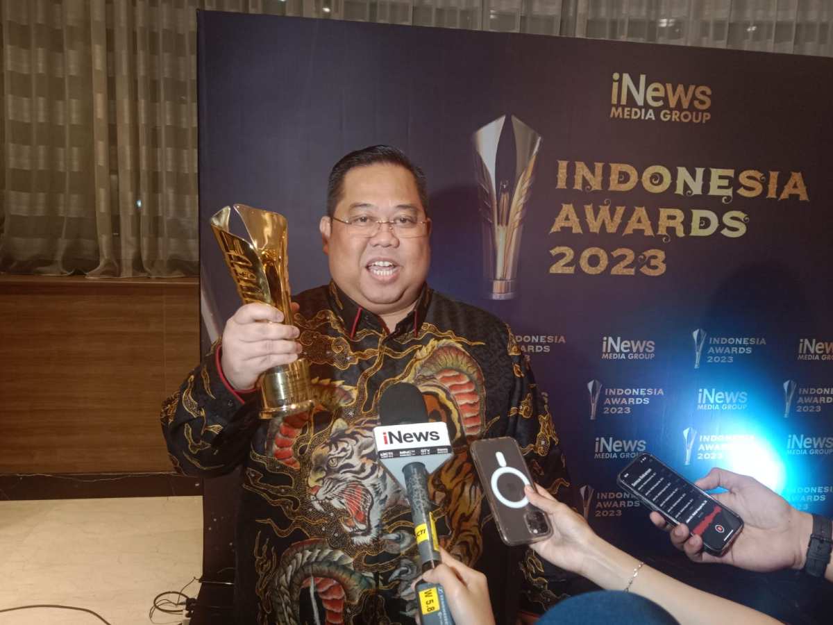 Kadin Sultra Terima Penghargaan Indonesia Award 2023