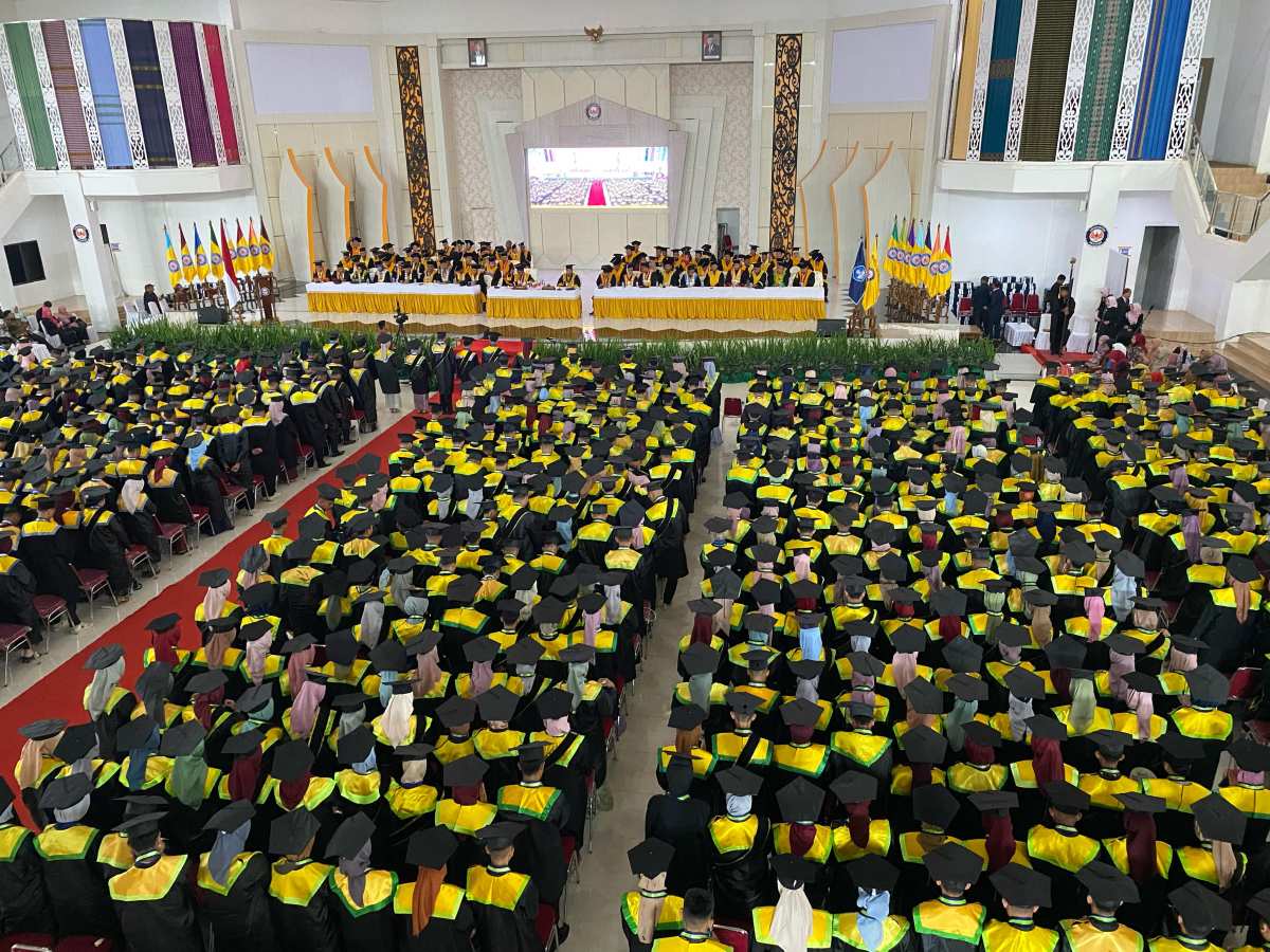 UHO Cetak 1.784 Alumni Periode Juli-Oktober 2023 Gelombang I