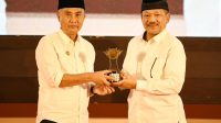 Bey Machmudin Terima Penghargaan sebagai Kepala Daerah Pendukung Pengelolaan Zakat Terbaik