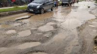 Jalan Provinsi Rusak Parah, Terkesan Luput dari Pantauan Pemprov Sultra