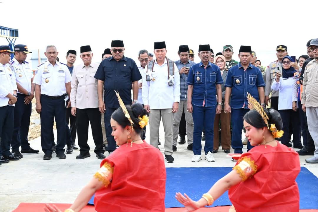 Gubernur Andi Sumangerukka Resmikan Terminal Tipe B di Kolut