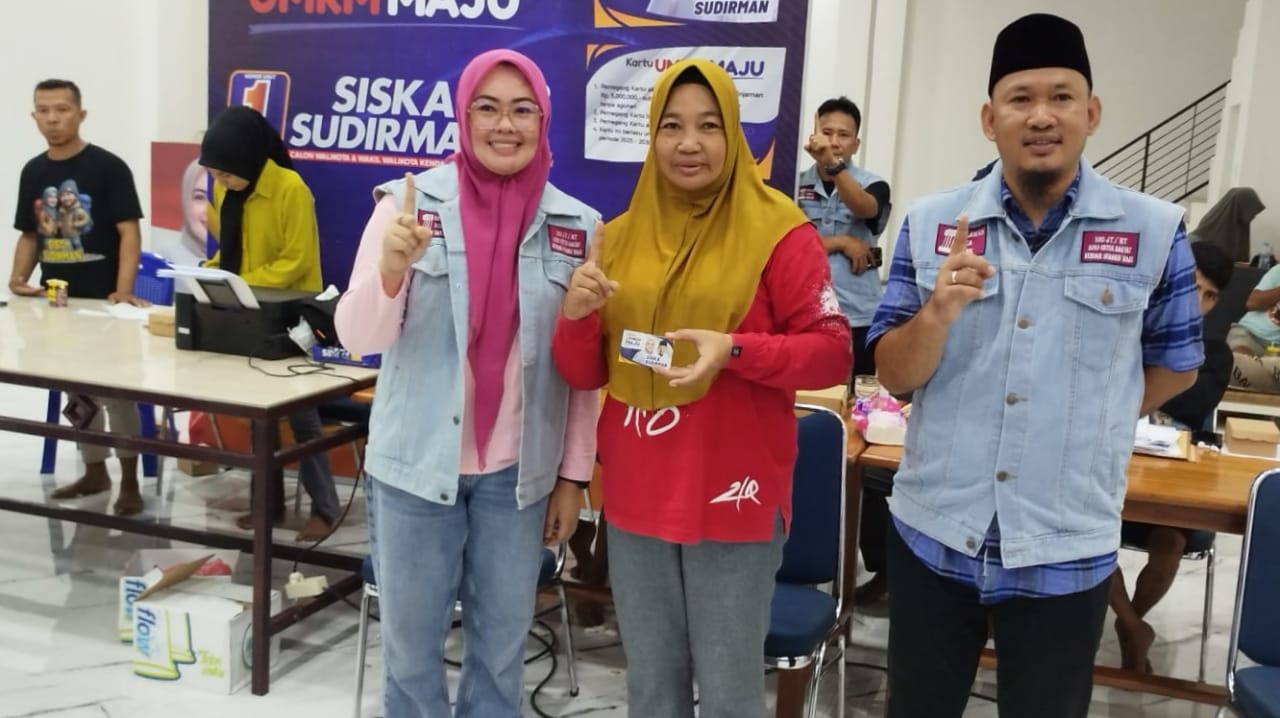 Pemkot Kendari Salurkan Bantuan Modal Melalui Program Kartu UMKM Maju di Kecamatan Kadia