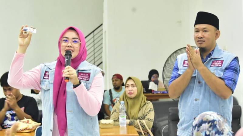 Pemkot Kendari Salurkan Bantuan Modal Melalui Program Kartu UMKM Maju di Kecamatan Kadia