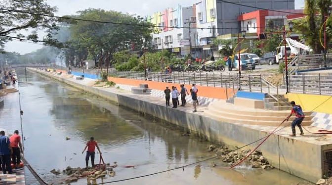 Warga dan Pemerintah Kecamatan Kadia Gelar Aksi Bersih Lingkungan Serentak