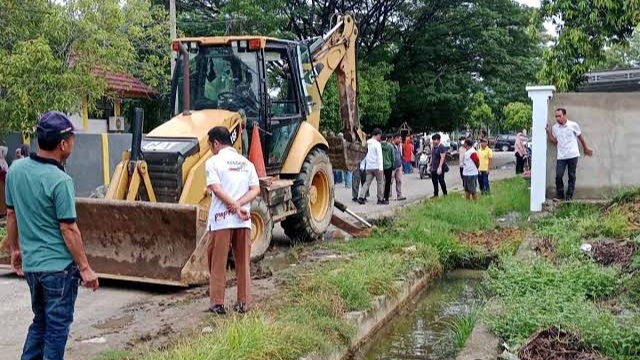 Warga dan Pemerintah Kecamatan Kadia Gelar Aksi Bersih Lingkungan Serentak