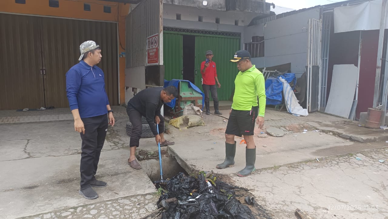 Normalisasi Drainase di Jalan Pasaeno, Kecamatan Kadia Dukung Program Kota Kendari Bersih dan Sehat
