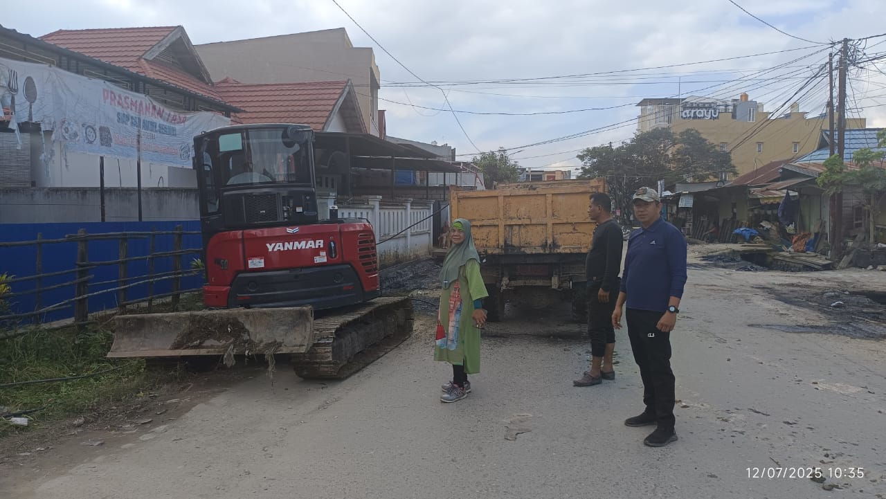 Normalisasi Drainase di Jalan Pasaeno, Kecamatan Kadia Dukung Program Kota Kendari Bersih dan Sehat