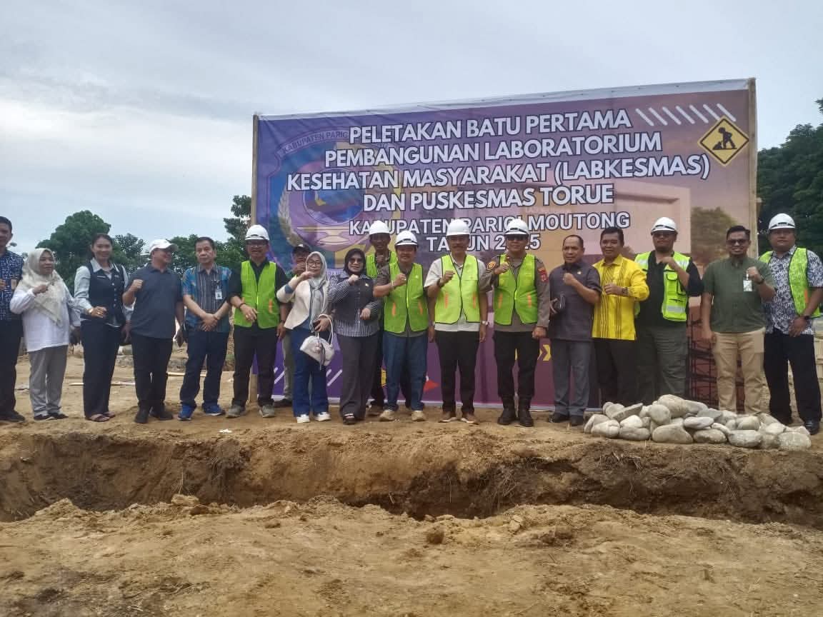Wabup Abdul Sahid Lakukan Peletakan Batu Pertama Pembangunan Labkesmas dan Puskesmas Torue