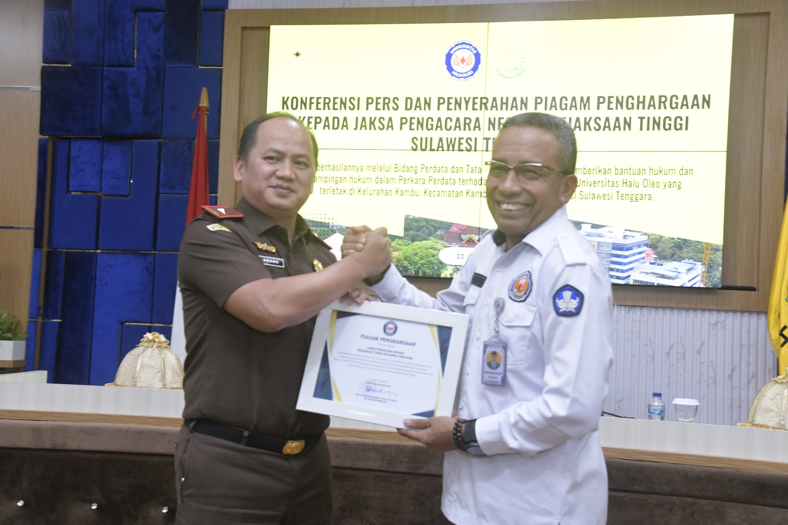 Penghargaan UHO Kendari untuk Jaksa Pengacara Negara: Sinergi dalam Pelindungan Aset Lahan