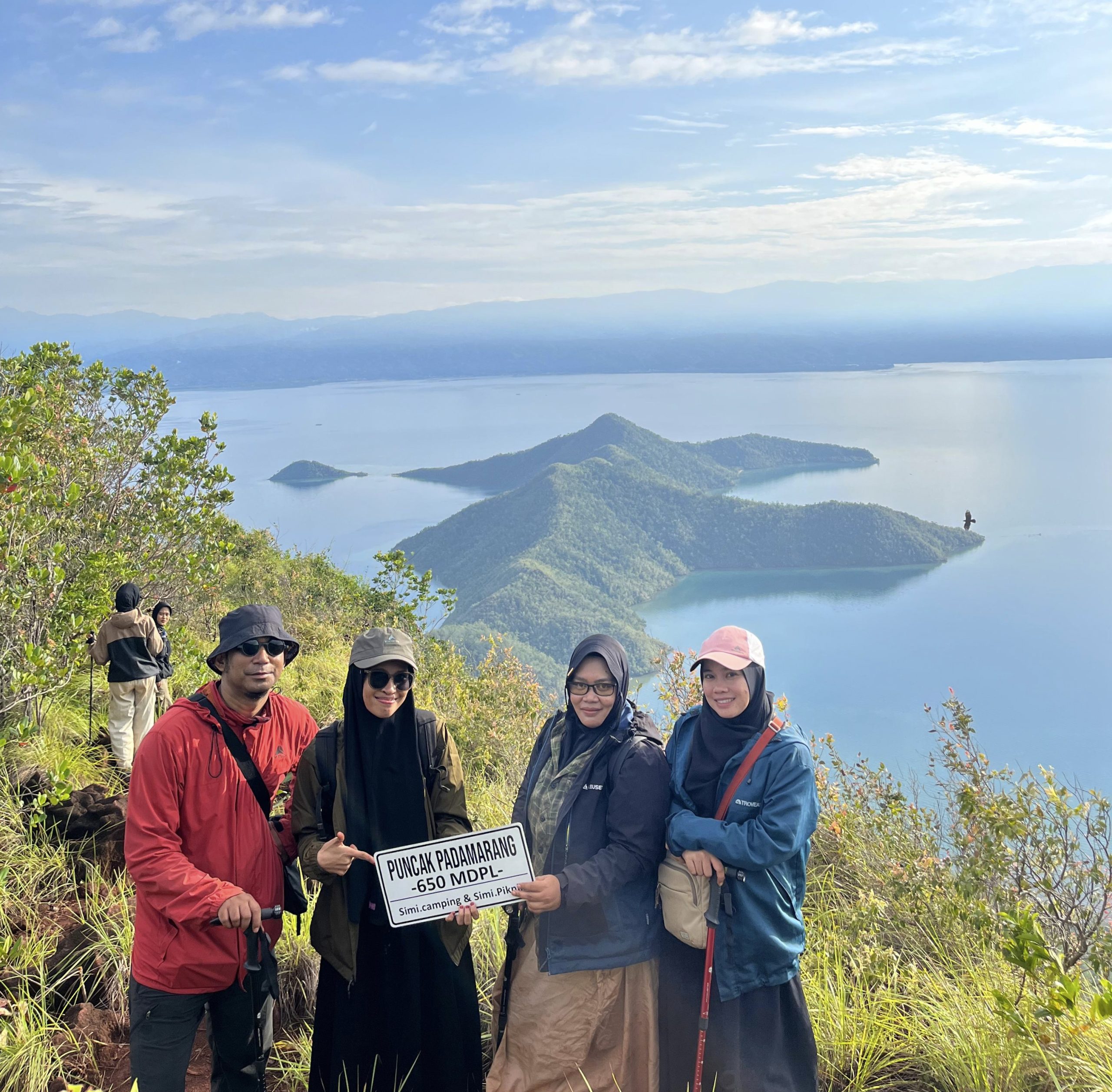 Mendaki Padamarang, Menembus Awan Bumi Mekongga
