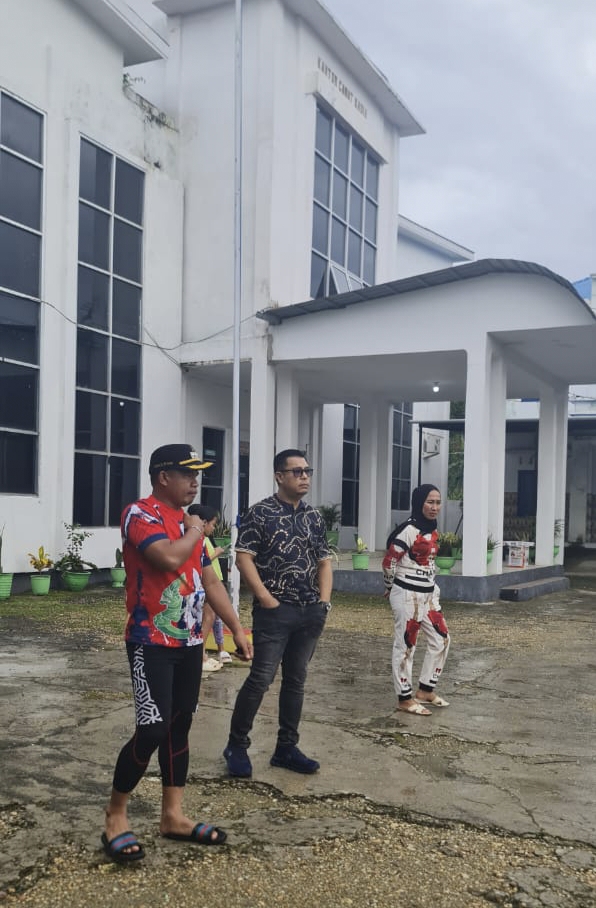 Kecamatan Kadia Terima Bantuan Alat Pemotong Rumput, Perkuat Sarana Kebersihan dan Lingkungan Kecamatan Kadia Terima Bantuan Alat Pemotong Rumput, Perkuat Sarana Kebersihan dan Lingkungan