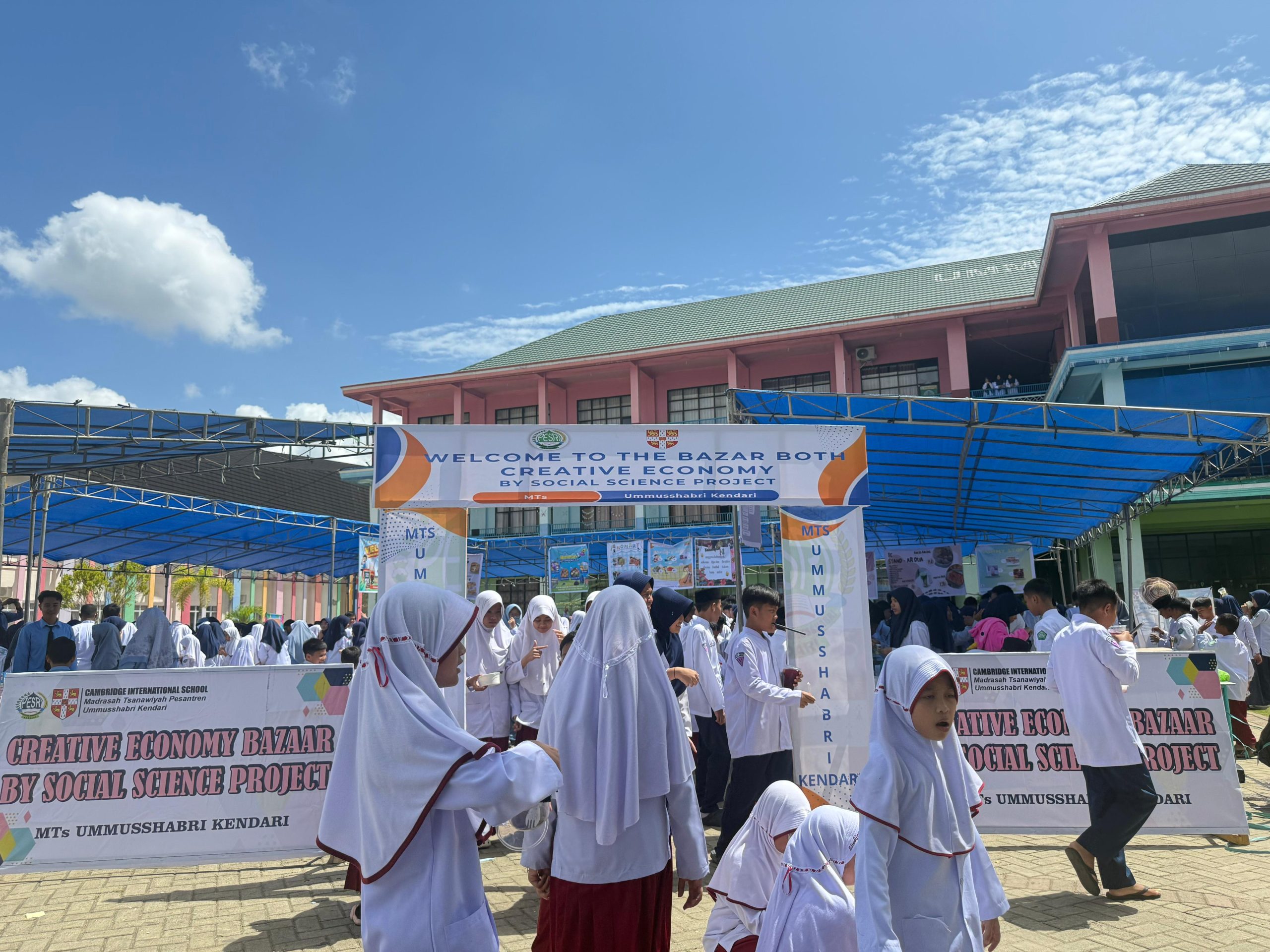MTs Ummusabri Kendari Gelar Bazar Ekonomi Kreatif, Latih Jiwa Wirausaha Pelajar