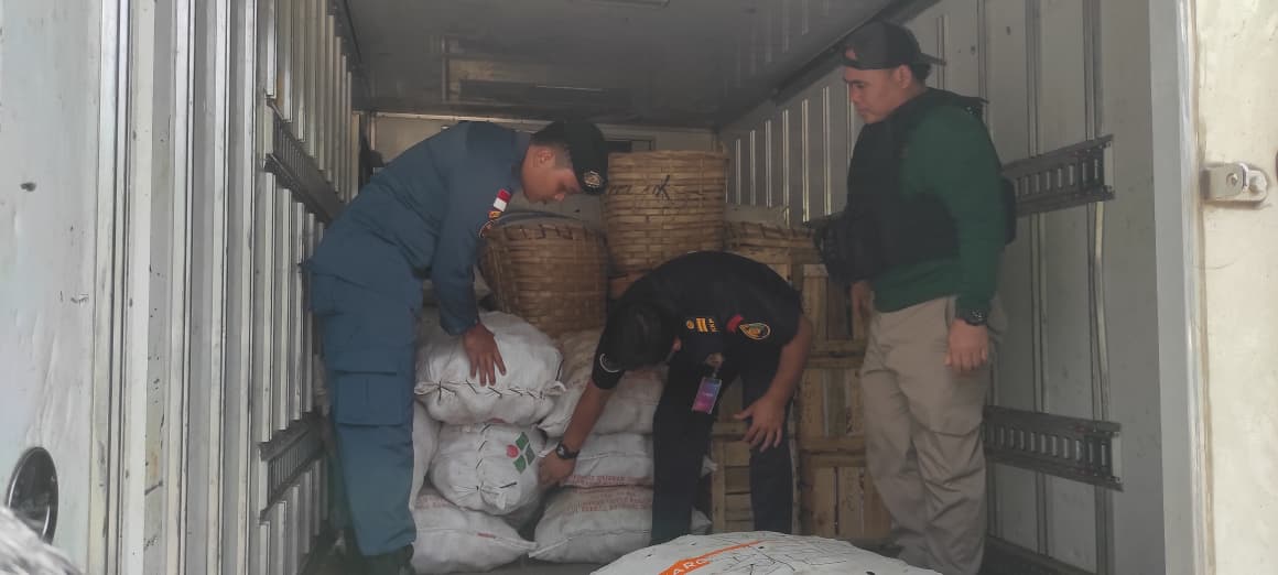 Patroli Gabungan Indonesia–Malaysia Amankan Ratusan Tanaman Dilindungi di Perbatasan Jagoi Babang–Serikin