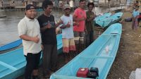 PT Hoffmen Energi Perkasa Salurkan Bantuan Empat Perahu untuk Nelayan Desa Wawatu