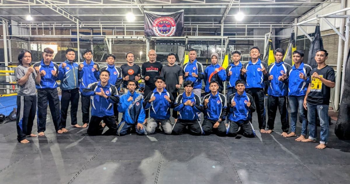 Ketua Kickboxing Sultra Lepas 17 Atlet ke Kejurnas 2025 di Bekasi