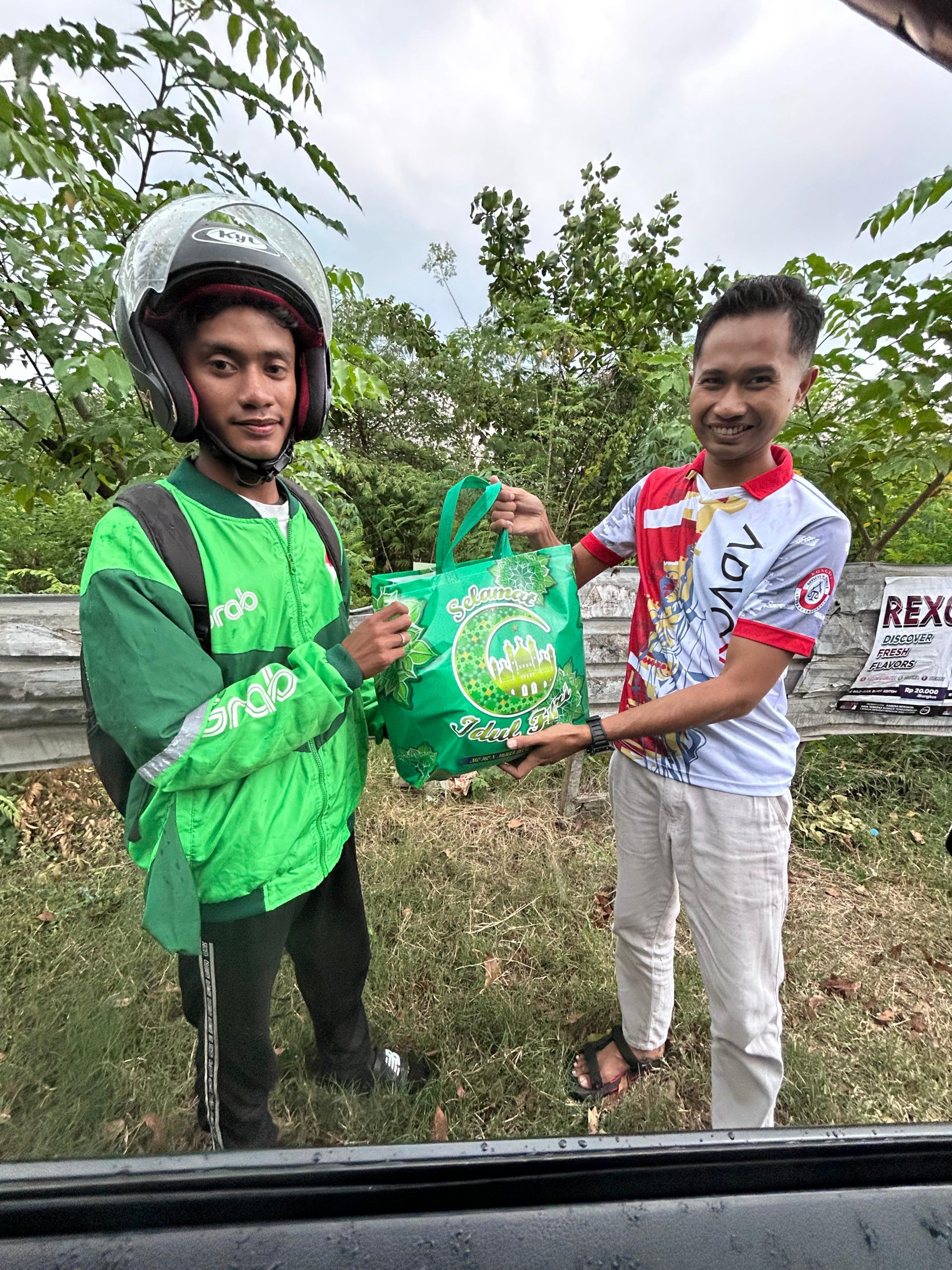 Advokat KAI Sultra Berbagi Ratusan Paket Sembako untuk Warga Kendari di Bulan Ramadhan
