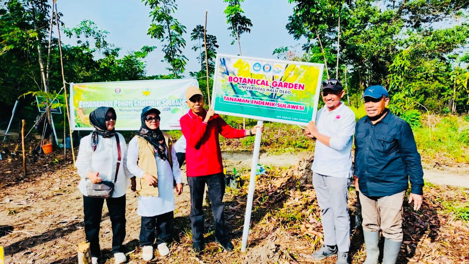 UHO Tanam Pohon Endemik Sulawesi di Momentum Hari Bumi 2026