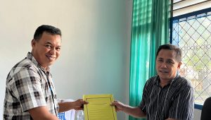 Didorong Arus Pembaruan, Hariani Ambil Formulir Pendaftaran Ketua KONI Kolaka