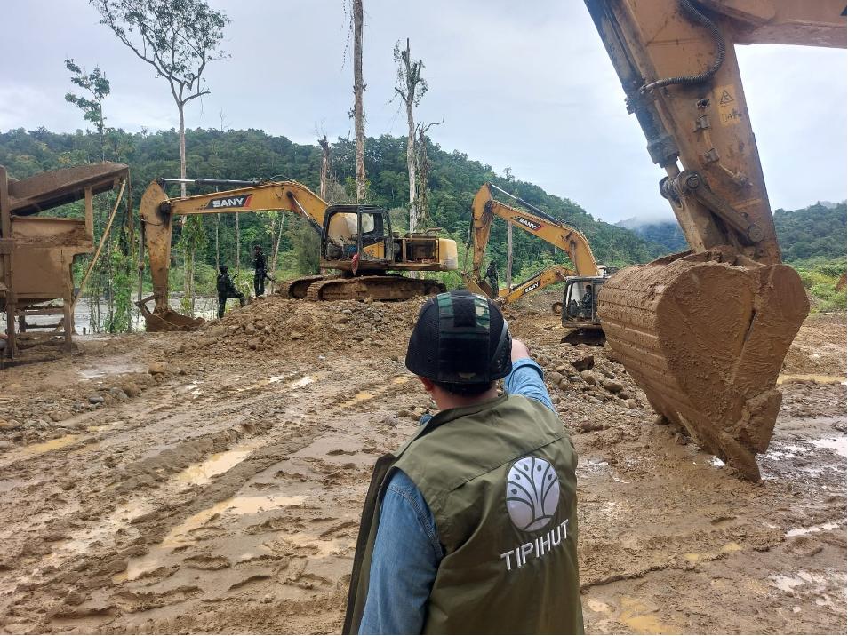 Gakkum Kehutanan Bongkar Tambang Emas Ilegal di Hutan Nabire, 7 WNA Diamankan