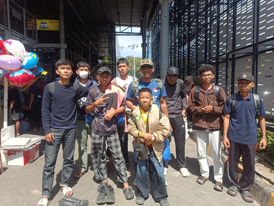 Bermodal Swadaya, Delapan Atlet Tinju Sultra Siap Berlaga di Wali Kota Surabaya Cup