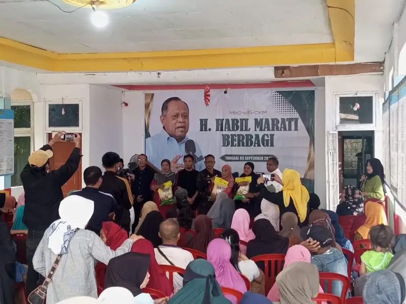 Habil Marati Kembali Berbagi di Watulondo: Tegaskan Bukan Soal Politik