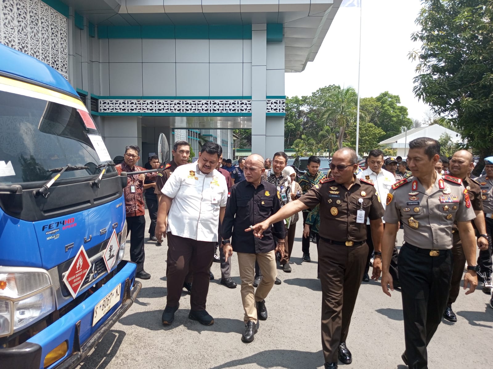 Kejati Sultra Lelang Serentak Sejumlah Barang Rampasan Negara Termasuk Ore Nikel