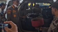 Satpol PP Kendari Amankan Mobil Berisi Belasan Jerigen di SPBU depan Rabam